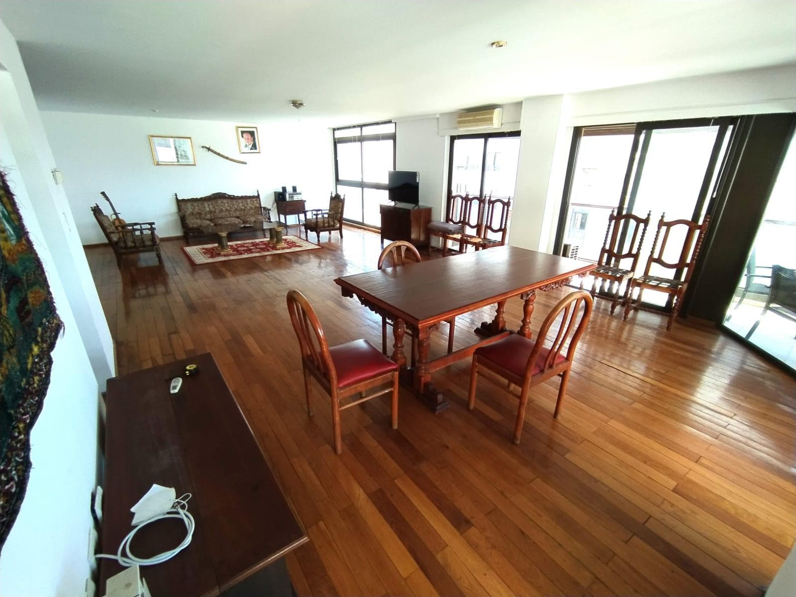 Piso entero en Nueva Cordoba con cochera – foto 3