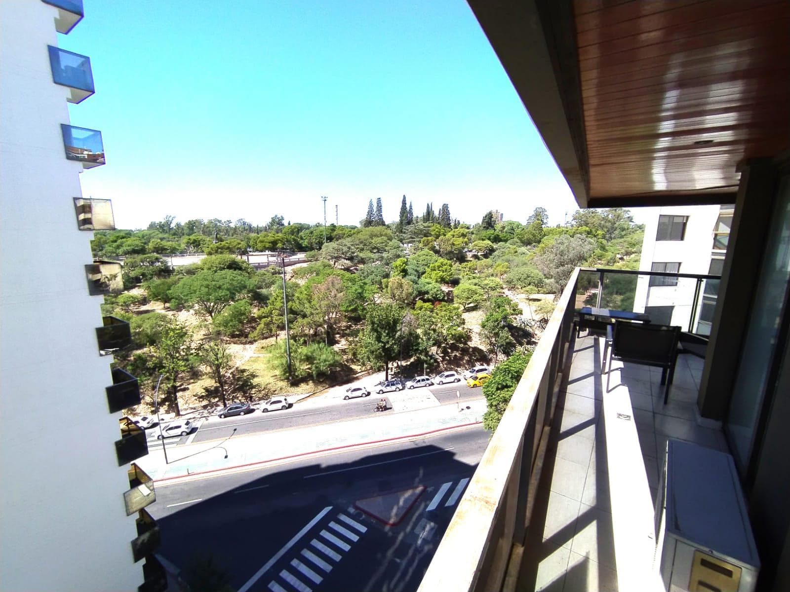 Piso entero en Nueva Cordoba con cochera – foto 6